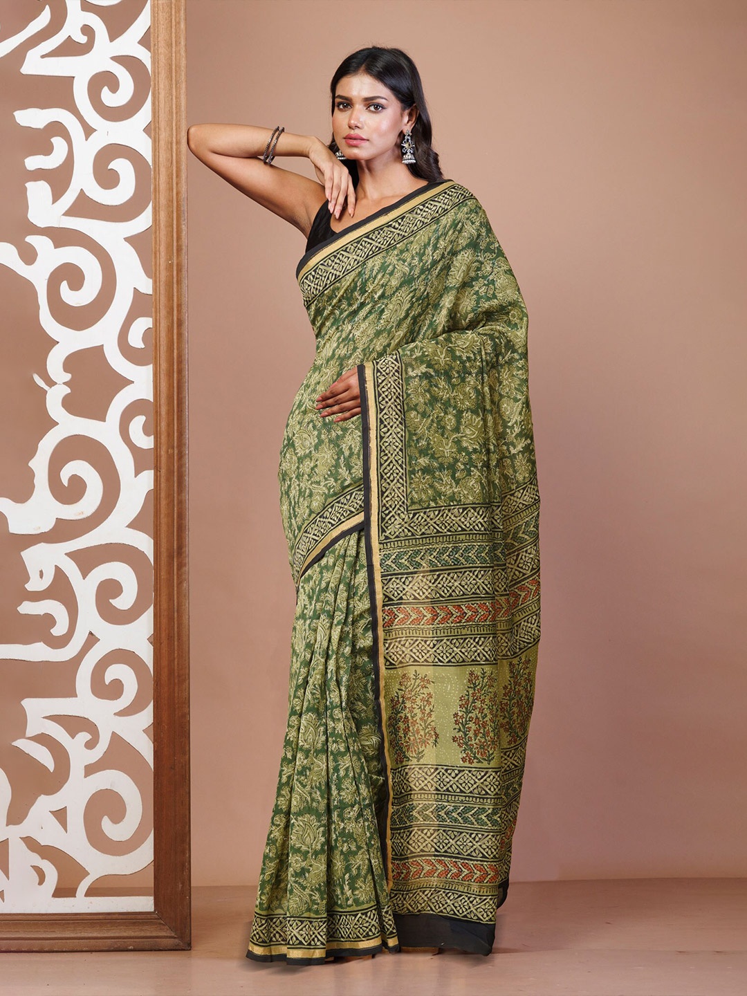 

Unnati Silks Floral Zari Silk Cotton Handloom Chanderi Saree, Green