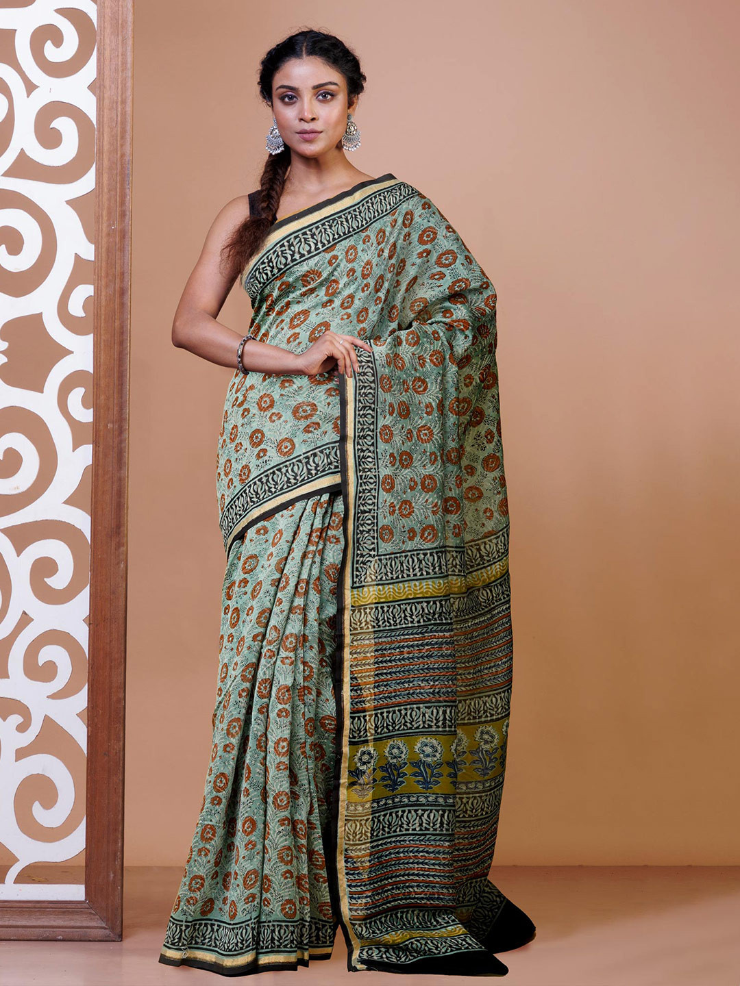 

Unnati Silks Floral Zari Silk Cotton Handloom Chanderi Saree, Green