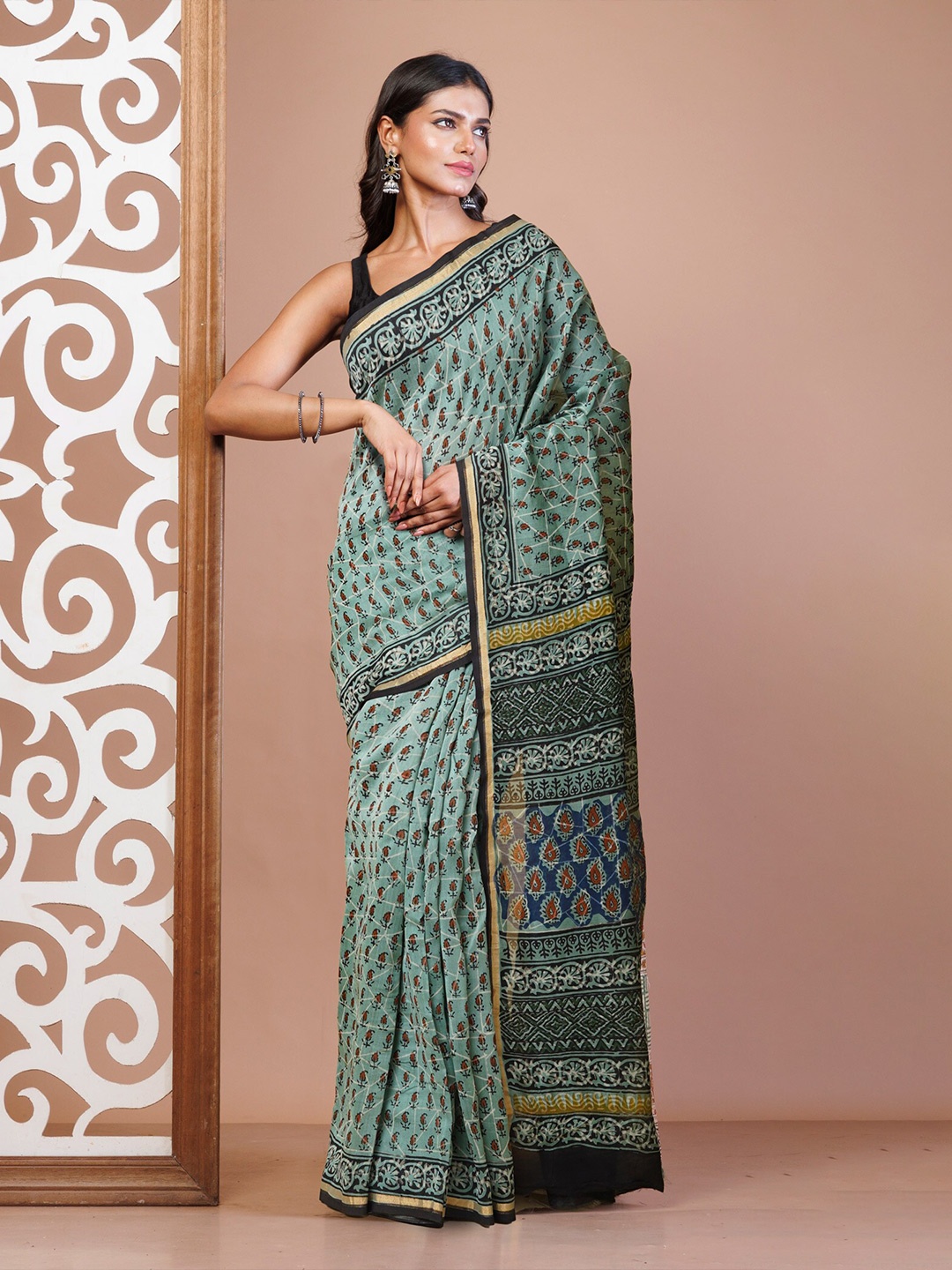 

Unnati Silks Floral Zari Silk Cotton Handloom Chanderi Saree, Blue