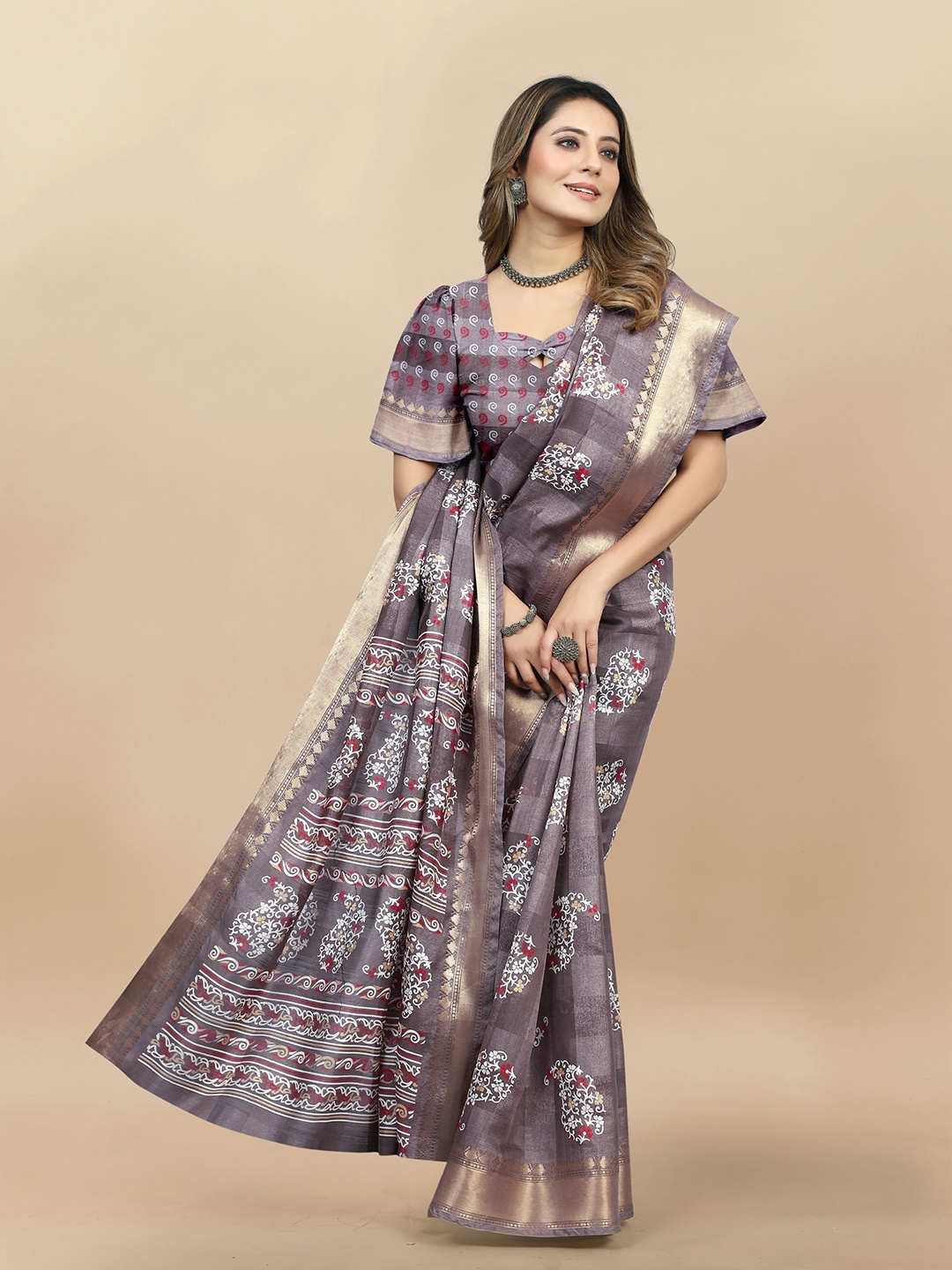 

Mitera Floral Zari Saree, Grey