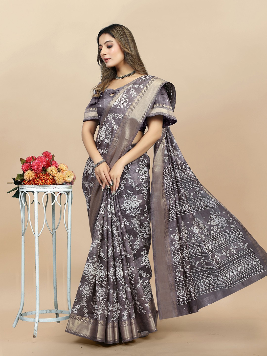

Mitera Floral Zari Cotton Blend Saree With Blouse Piece, Grey