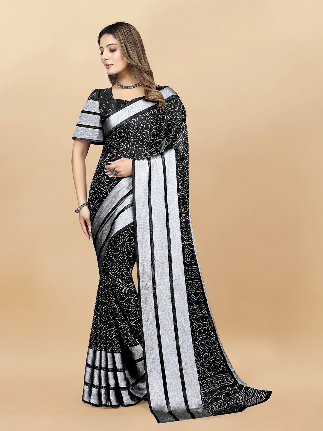

Mitera Bandhani Pure Chiffon Bandhani Saree, Black