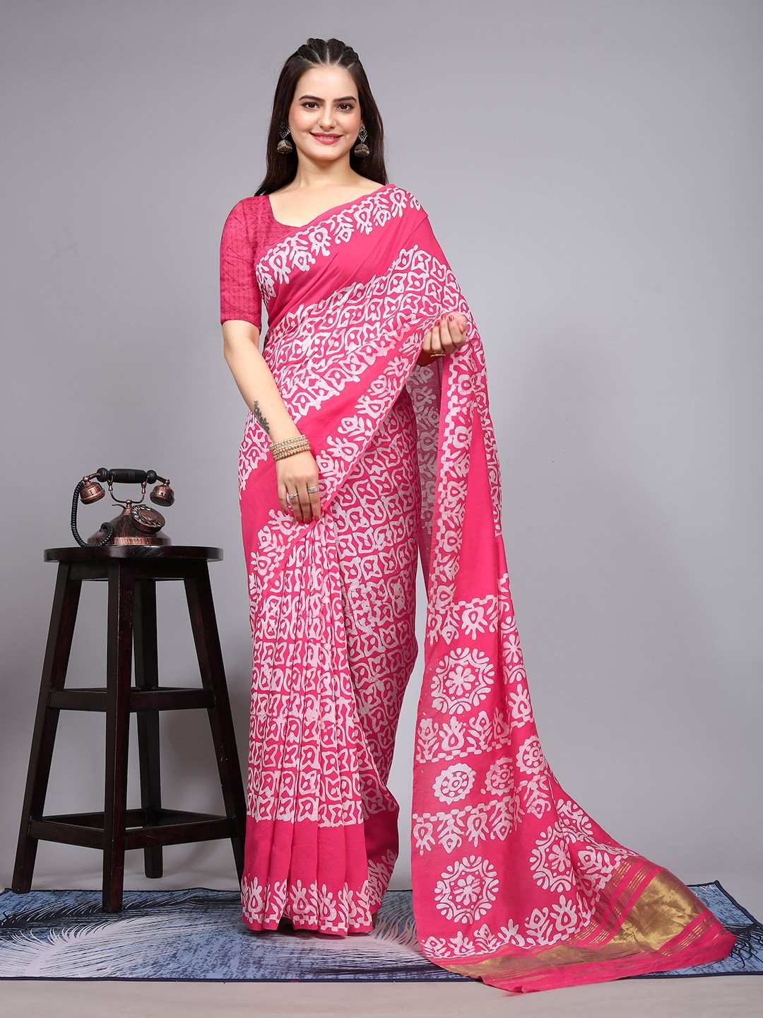 

Mitera Batik Zari Pure Cotton Handloom Banarasi Saree, Pink