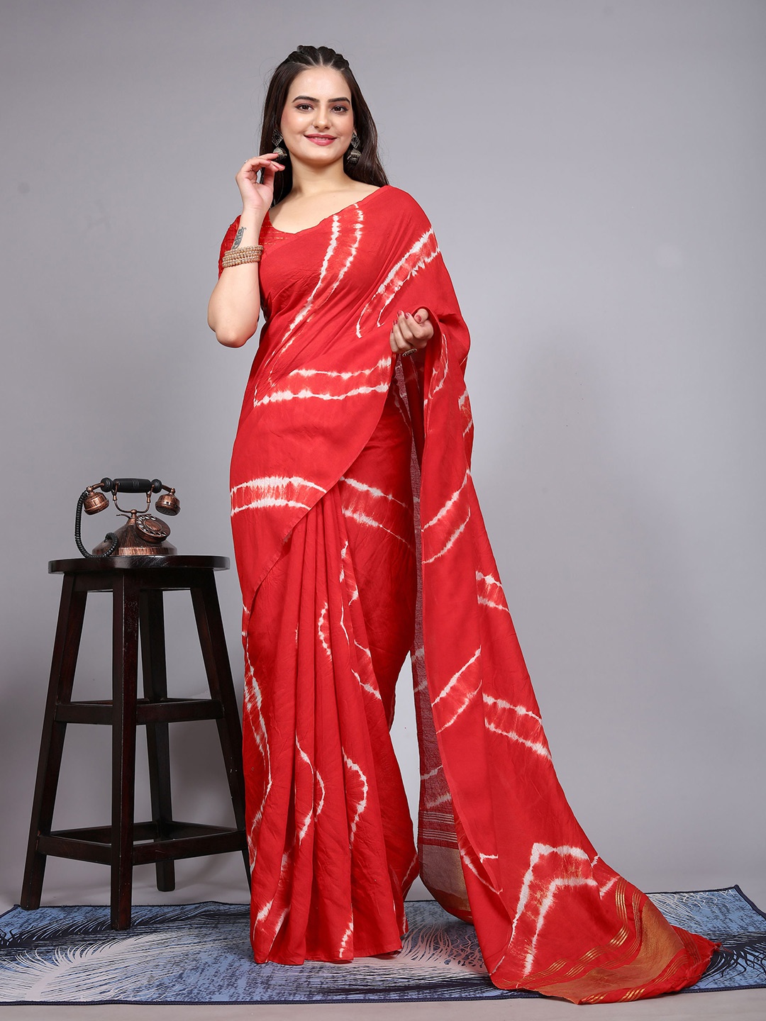 

Mitera Tie and Dye Zari Pure Cotton Handloom Banarasi Saree, Red