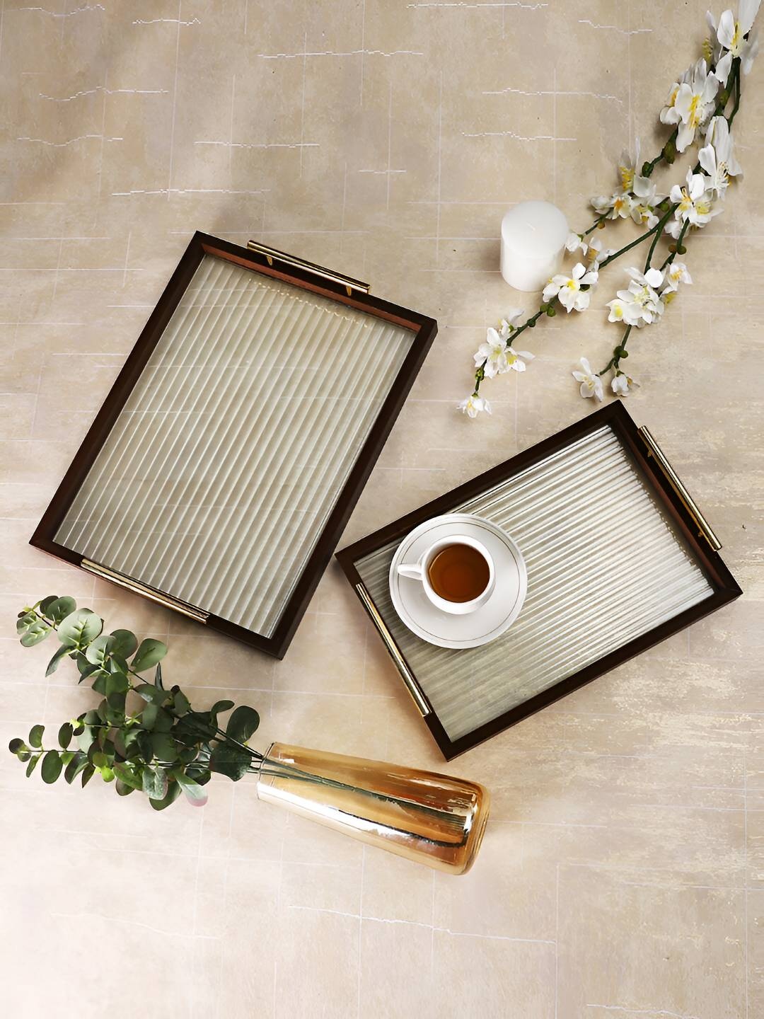 

TAYHAA 2-Pcs Transparent & Brown Striped Serving Trays