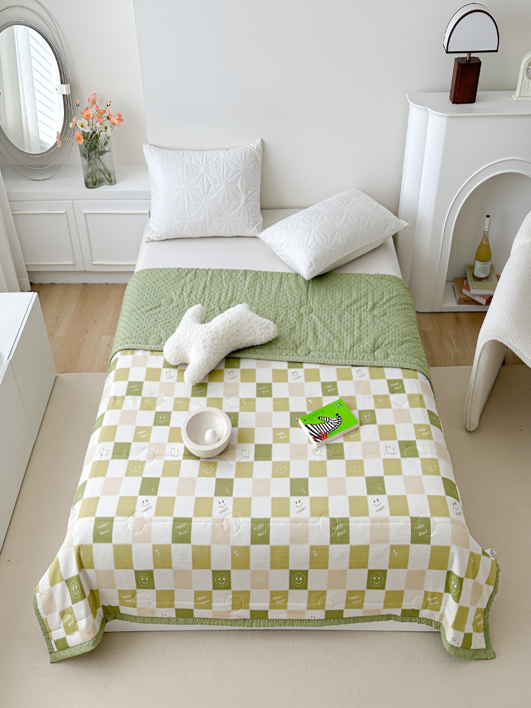

JC HOME White & Green Checked AC Room 300 GSM Single Bed Quilt