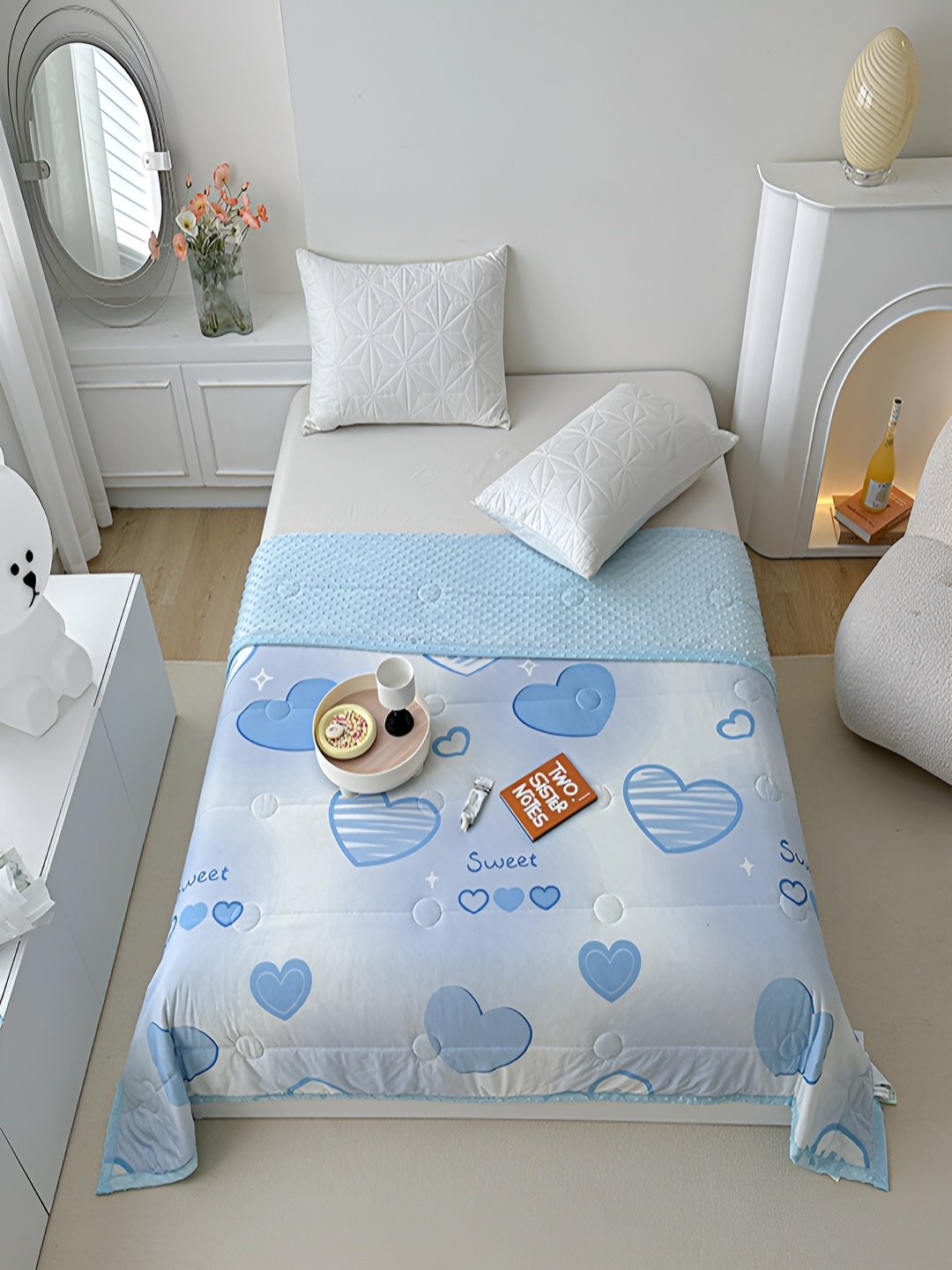 

JC HOME Blue & White Geometric AC Room 350 GSM Single Bed Quilt