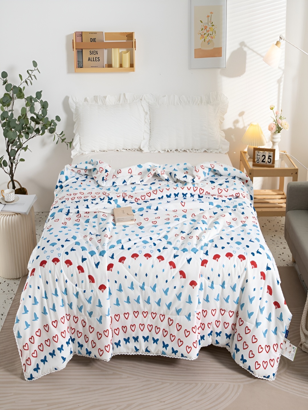 

JC HOME White & Red Geometric AC Room 350 GSM Single Bed Quilt