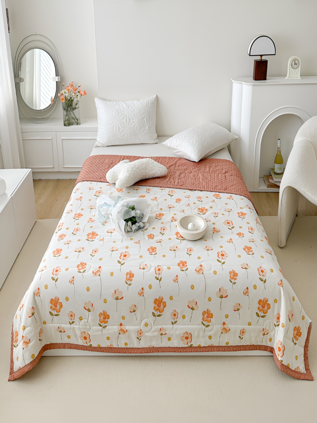 

JC HOME White & Orange Floral AC Room 300 GSM Single Bed Quilt