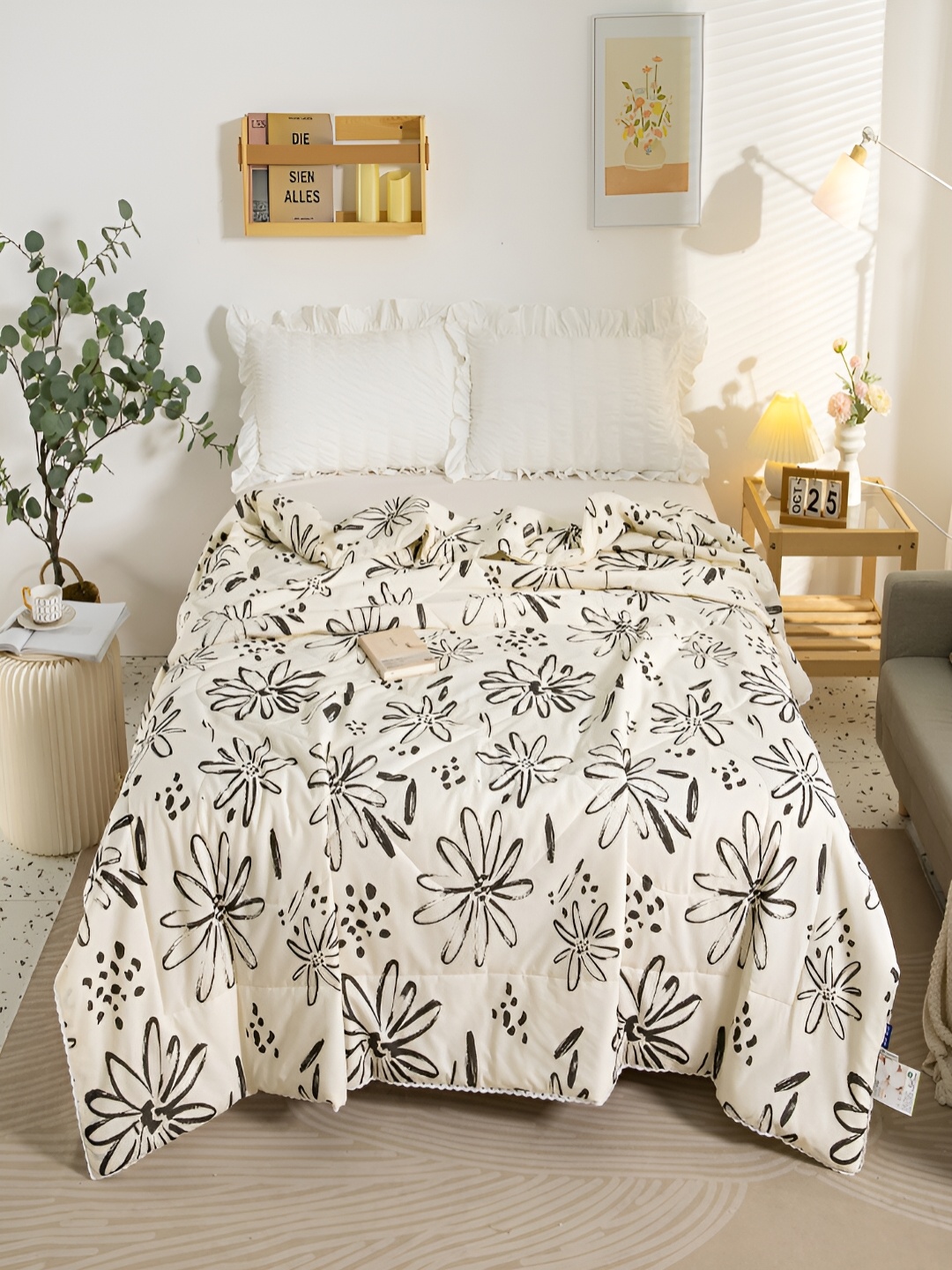 

JC HOME White & Black Floral Printed AC Room 350 GSM Pure Cotton Double Bed Quilt