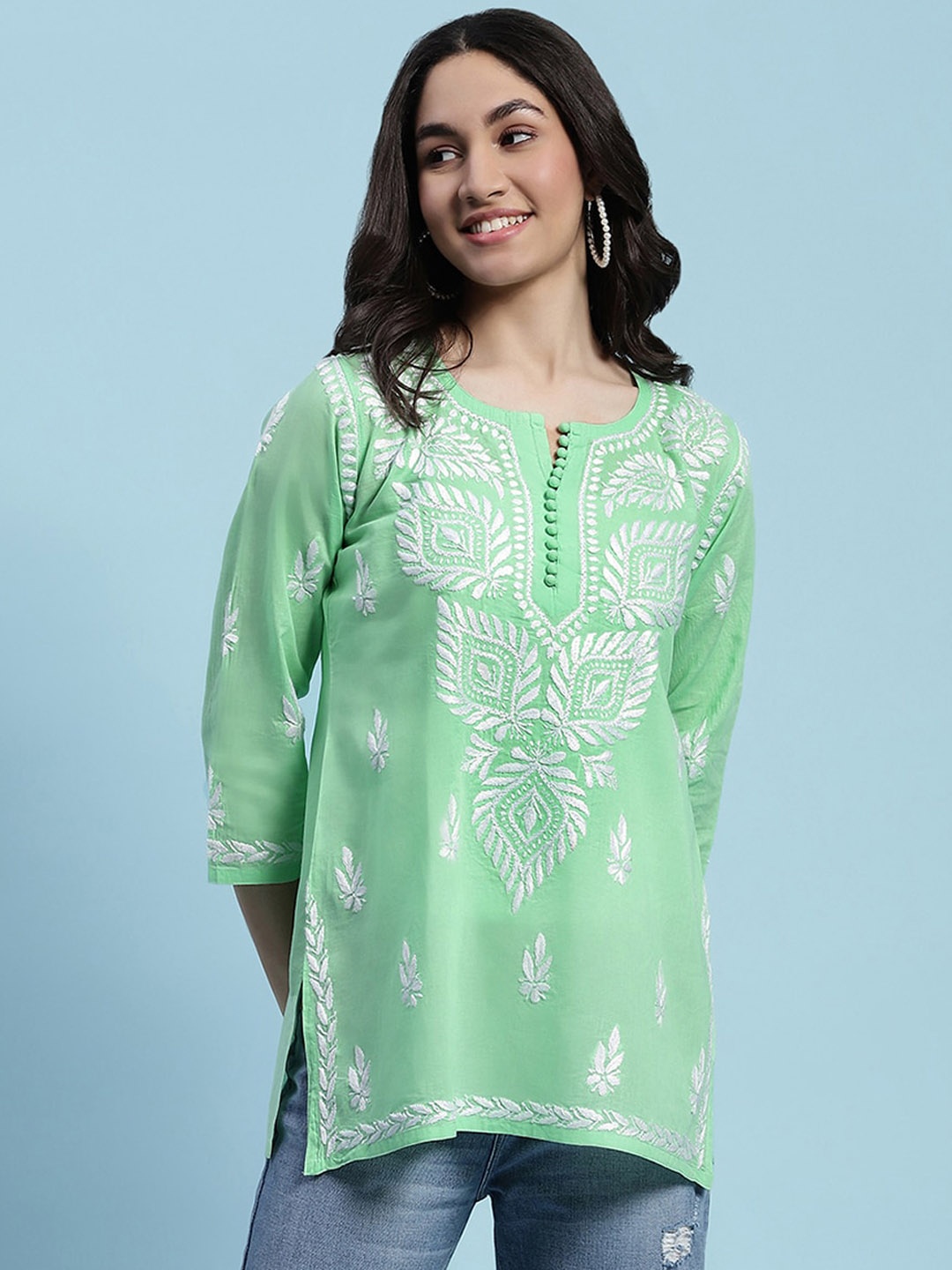 

House of Chikankari Floral Embroidered Chikankari Straight Kurti, Green