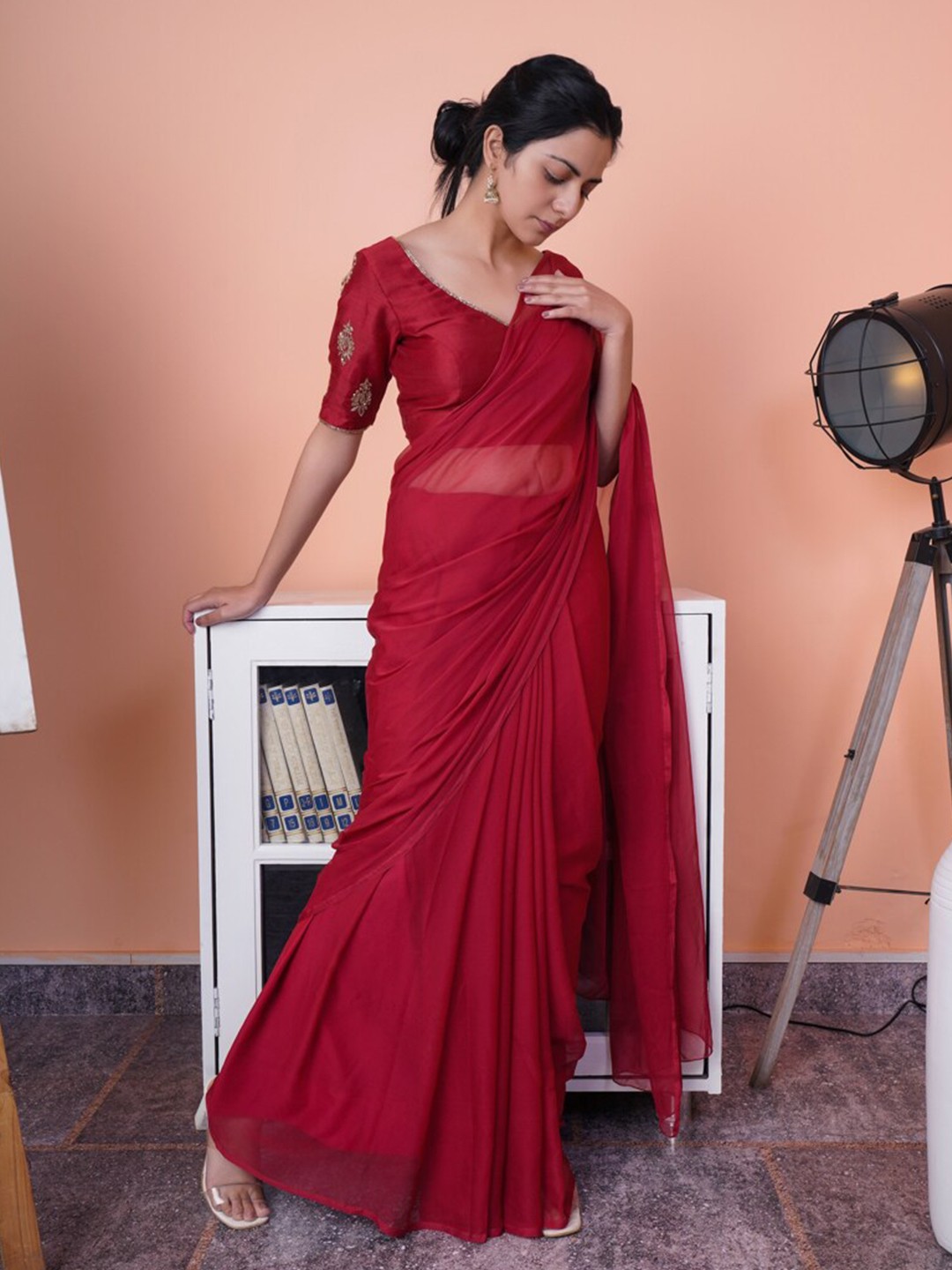 

DiraByDimple Pure Chiffon Saree, Red