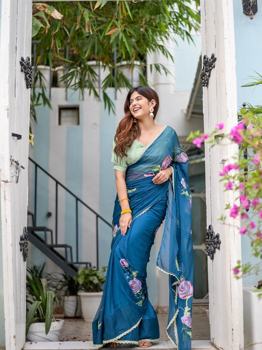 

DiraByDimple Floral Pure Chiffon Saree, Blue