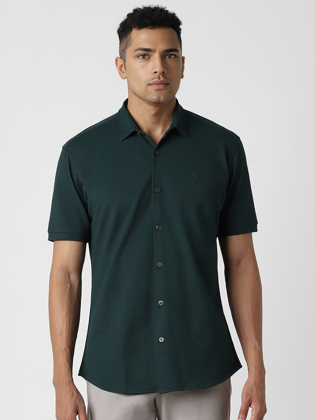 

Van Heusen Sport Slim Fit Spread Collar Casual Shirt, Green