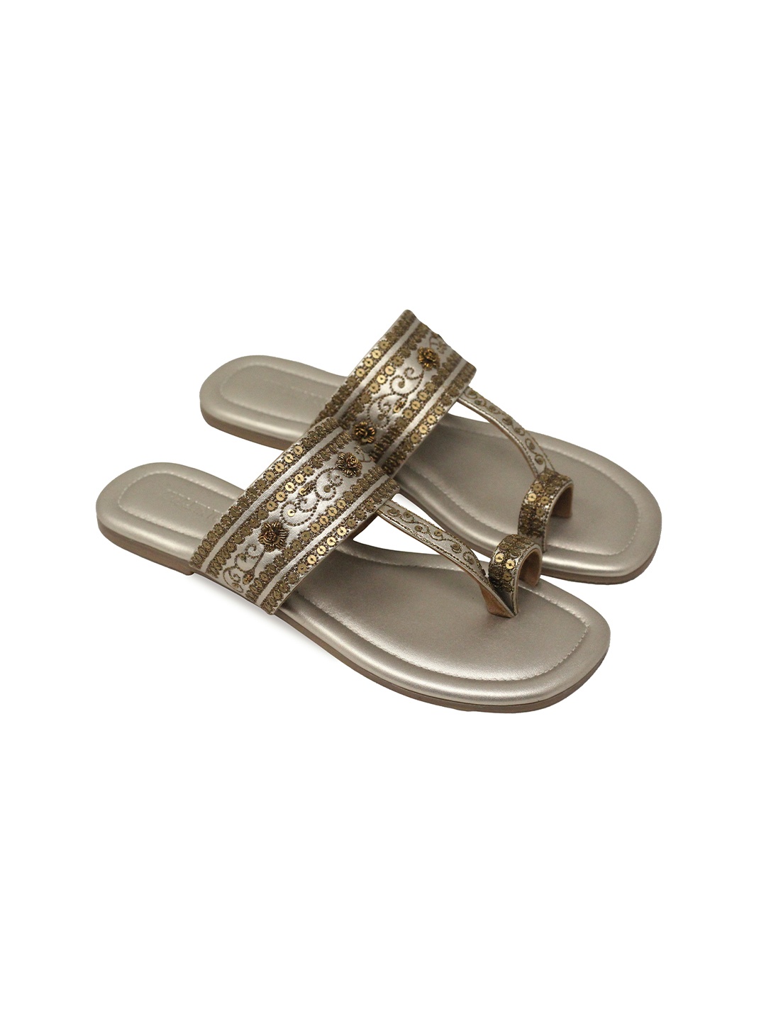 

Aprajita Toor Women Ethnic One Toe Flats with Bows, Champagne
