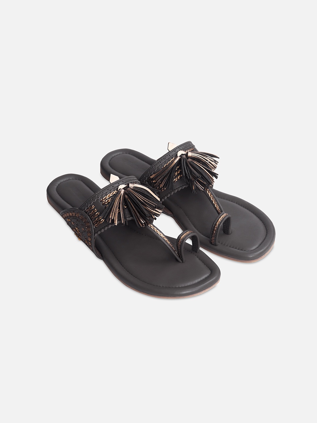 

Aprajita Toor Women Textured Ethnic One Toe Flats with Tassels, Grey