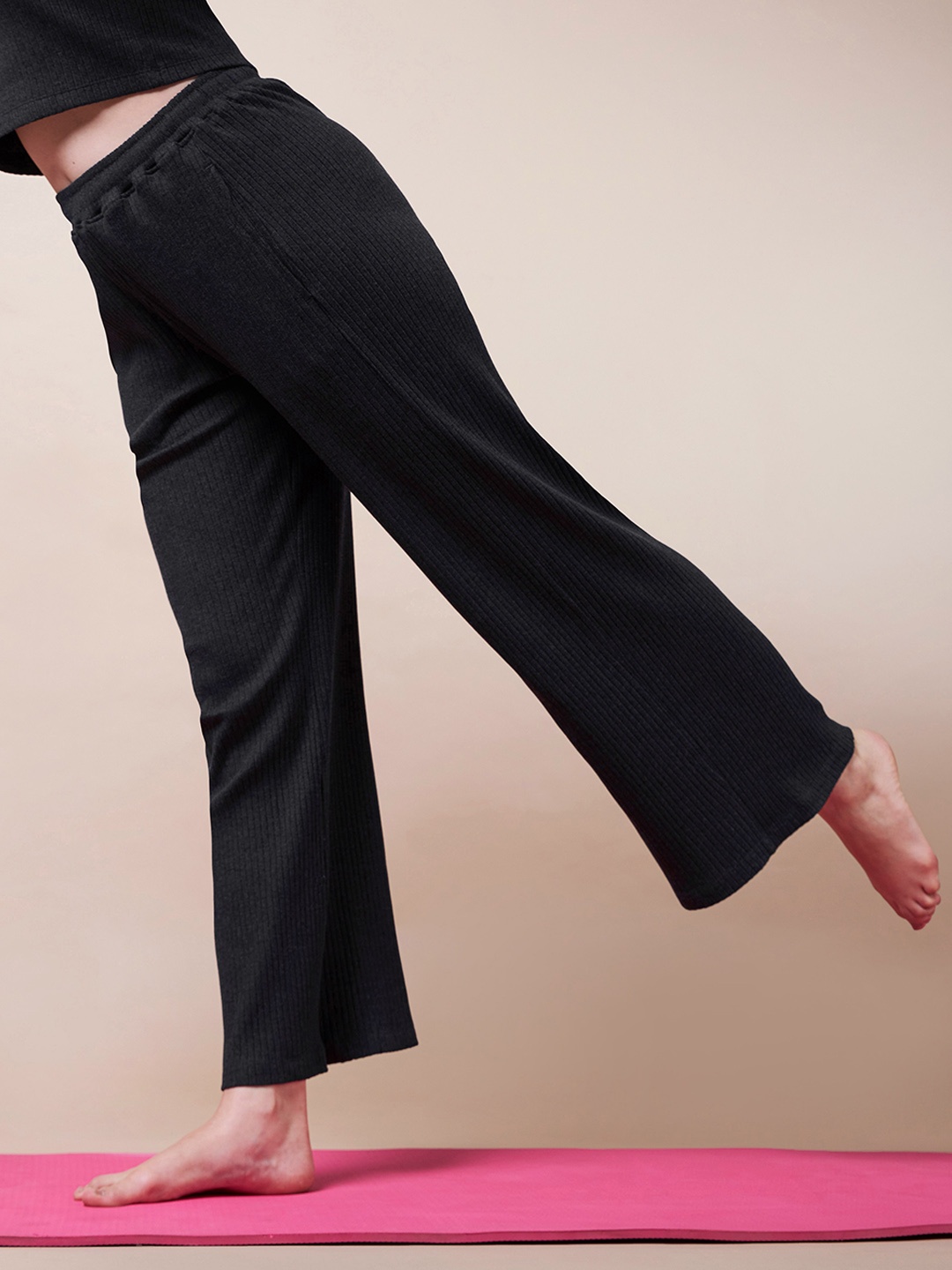 

CULT Yoga Flow Lounge Pants, Black