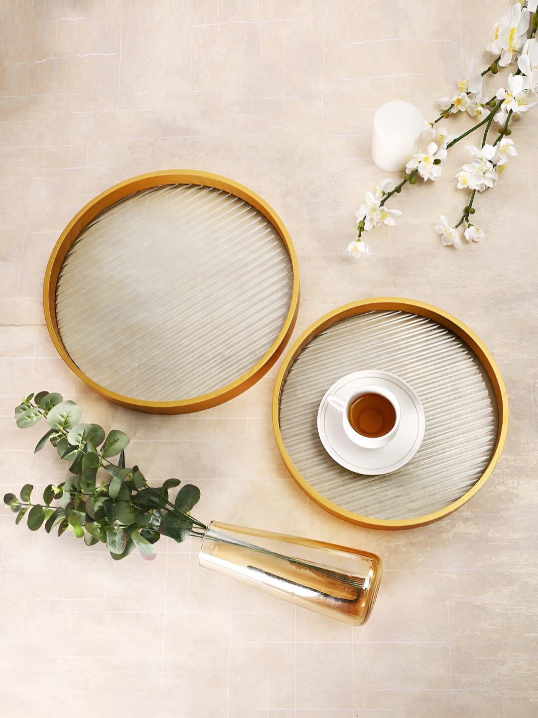 

TAYHAA 2-Pcs Transparent Striped Round Serving Trays