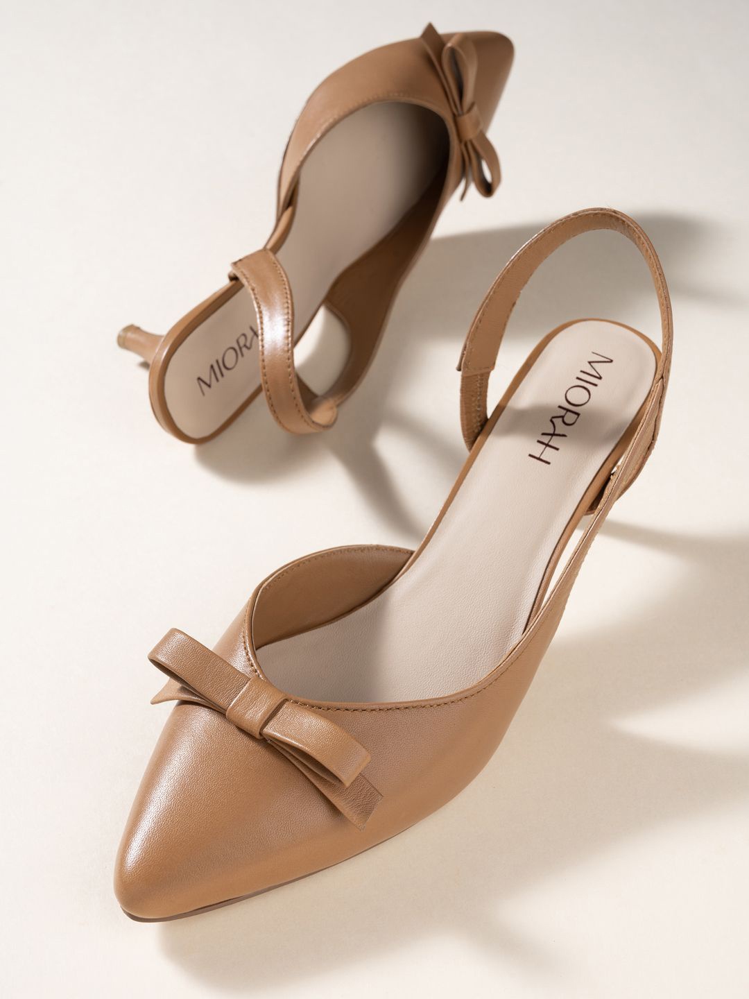 

MIORAH Leather Slim Heel Pumps with Bows, Tan