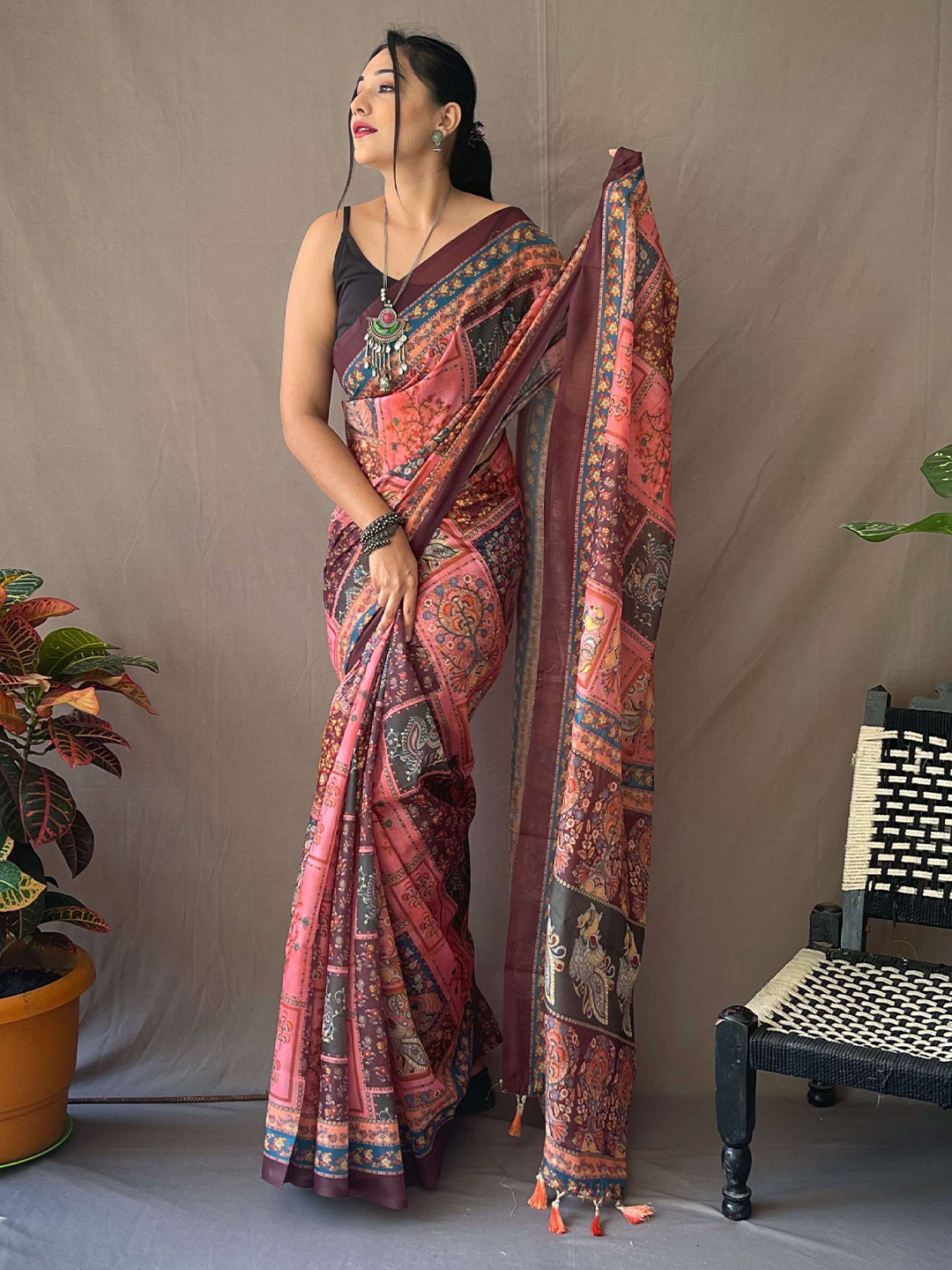 

DEVATITHI Kalamkari Cotton Blend Saree With Blouse Piece, Pink