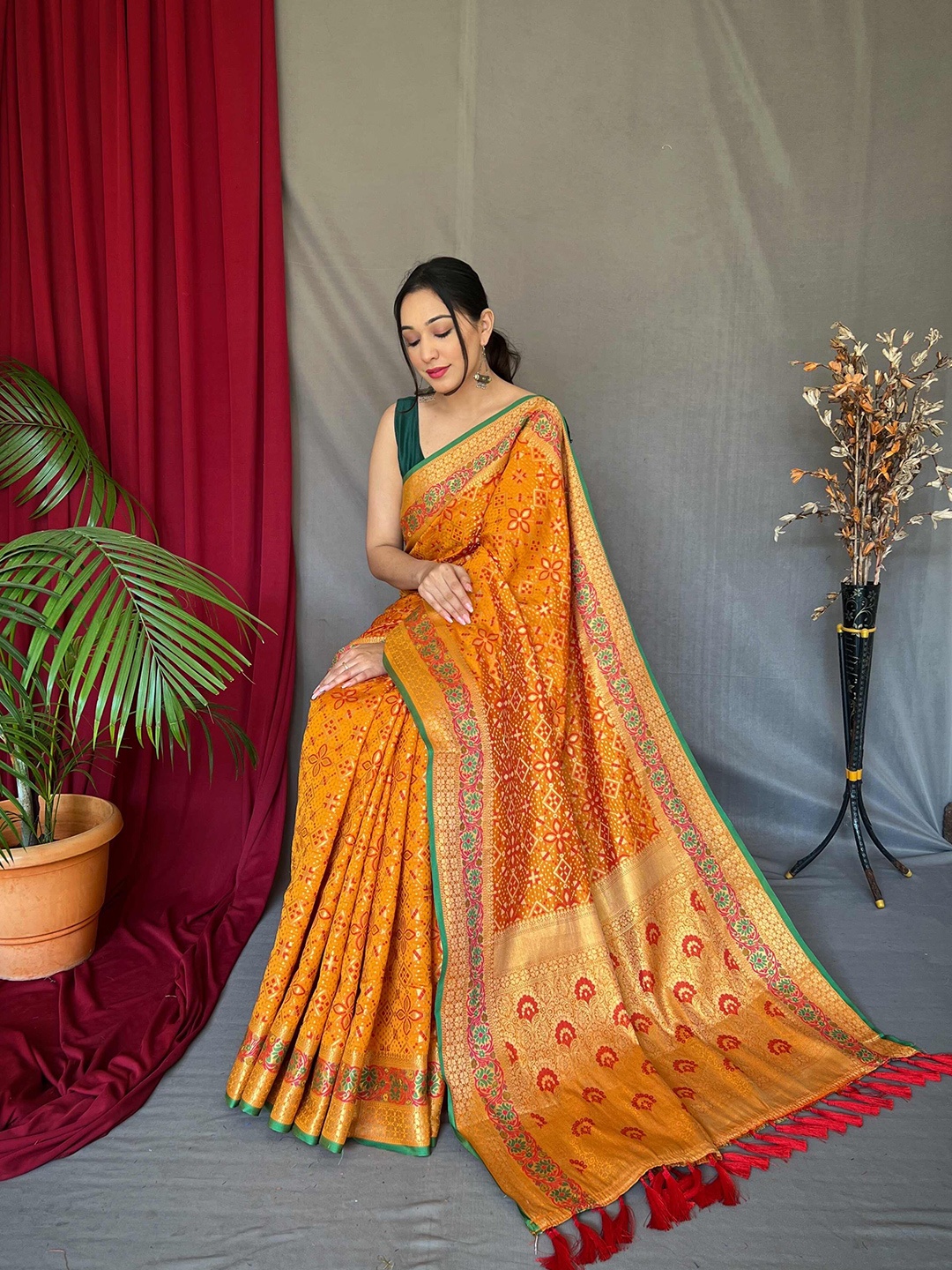 

DEVATITHI Ethnic Motifs Patola Saree, Yellow