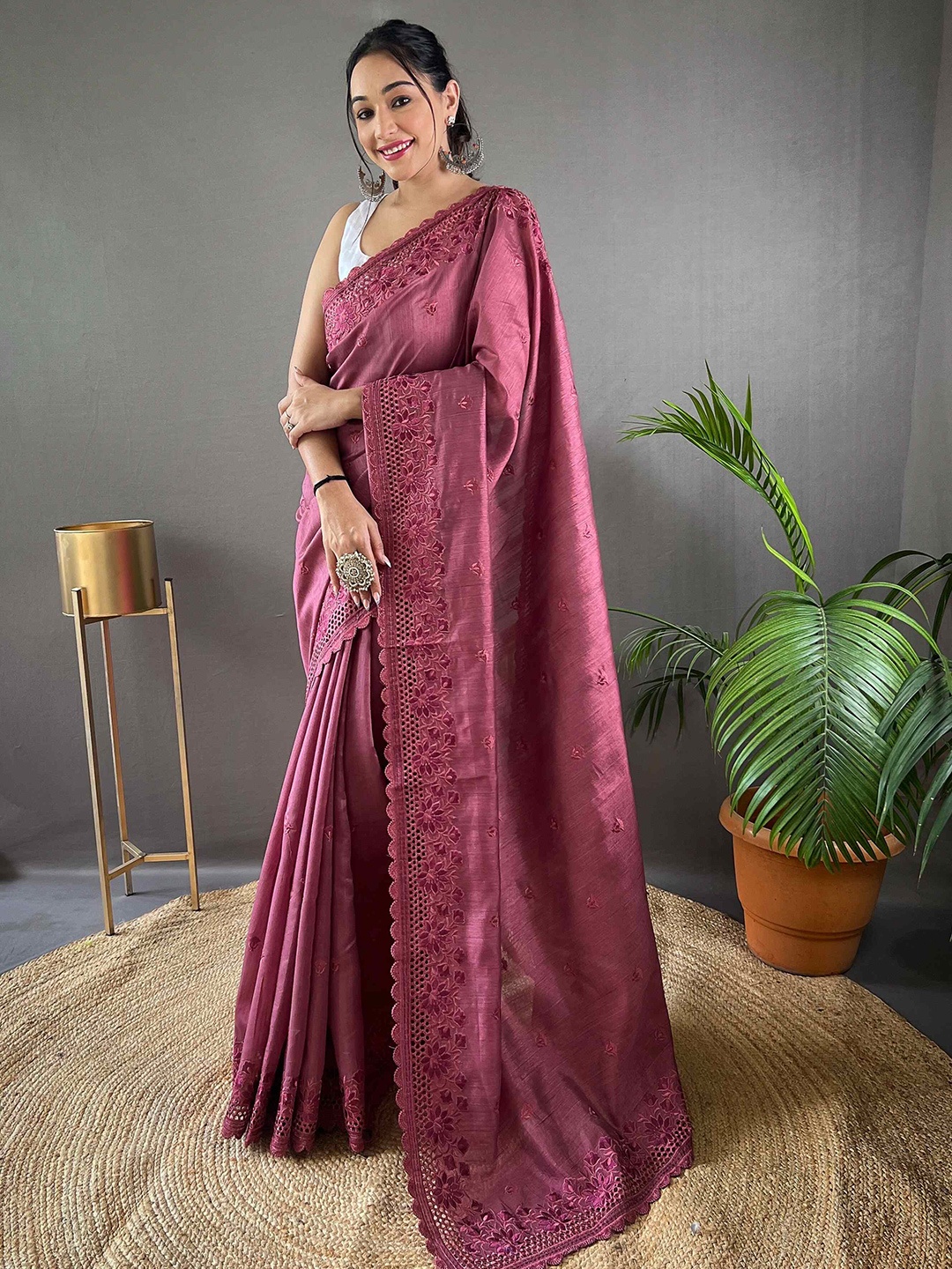 

DEVATITHI Floral Pure Silk Saree, Lavender