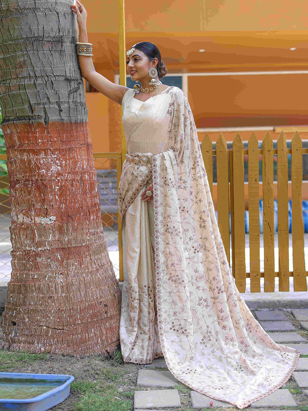 

DEVATITHI Paisley Pure Silk Saree, Off white