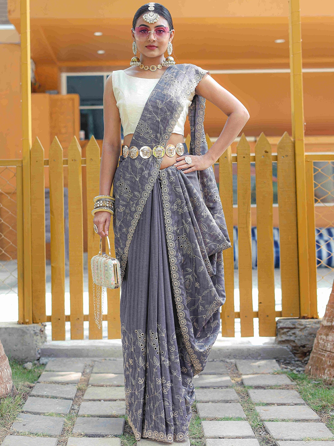 

DEVATITHI Floral Beads and Stones Pure Silk Saree, Grey