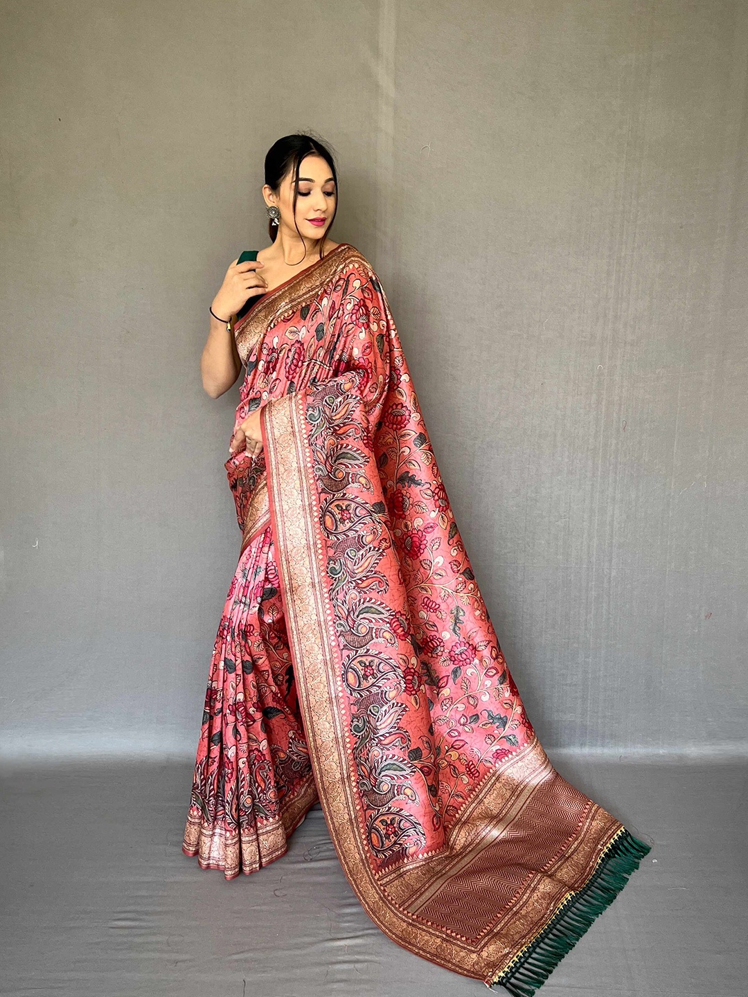 

DEVATITHI Kalamkari Silk Blend Saree, Pink