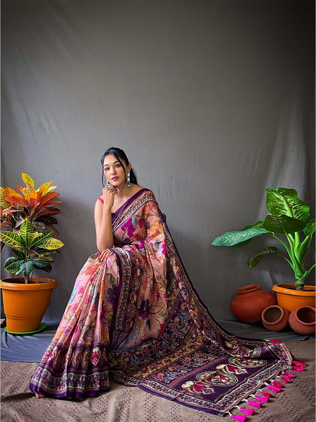 

DEVATITHI Kalamkari Digital Print Cotton Blend Saree, Pink