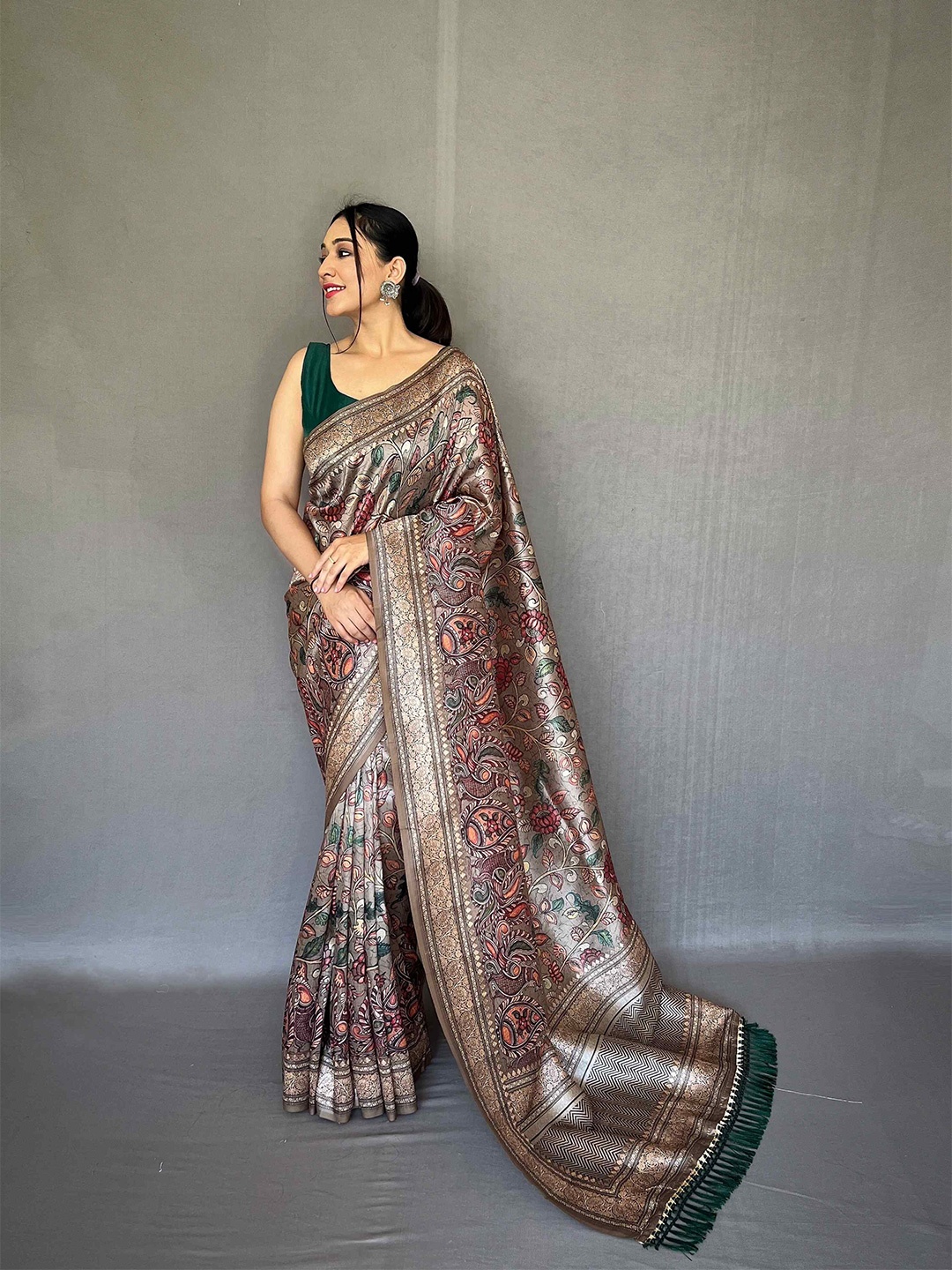 

DEVATITHI Kalamkari Zari Silk Blend Saree, Grey