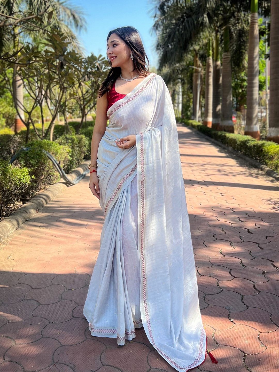 

Chandbaali Embellished Beads and Stones Art Silk Saree, White