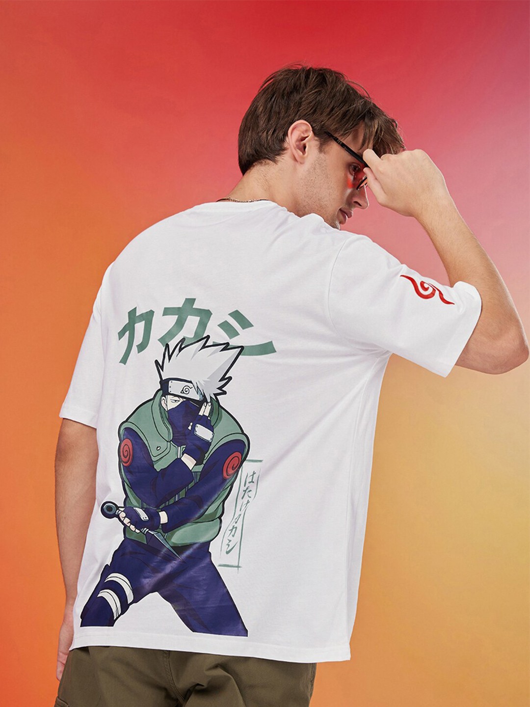 

Bewakoof Graphic Naruto Printed Drop-Shoulder Sleeves Oversized Cotton T-shirt, White