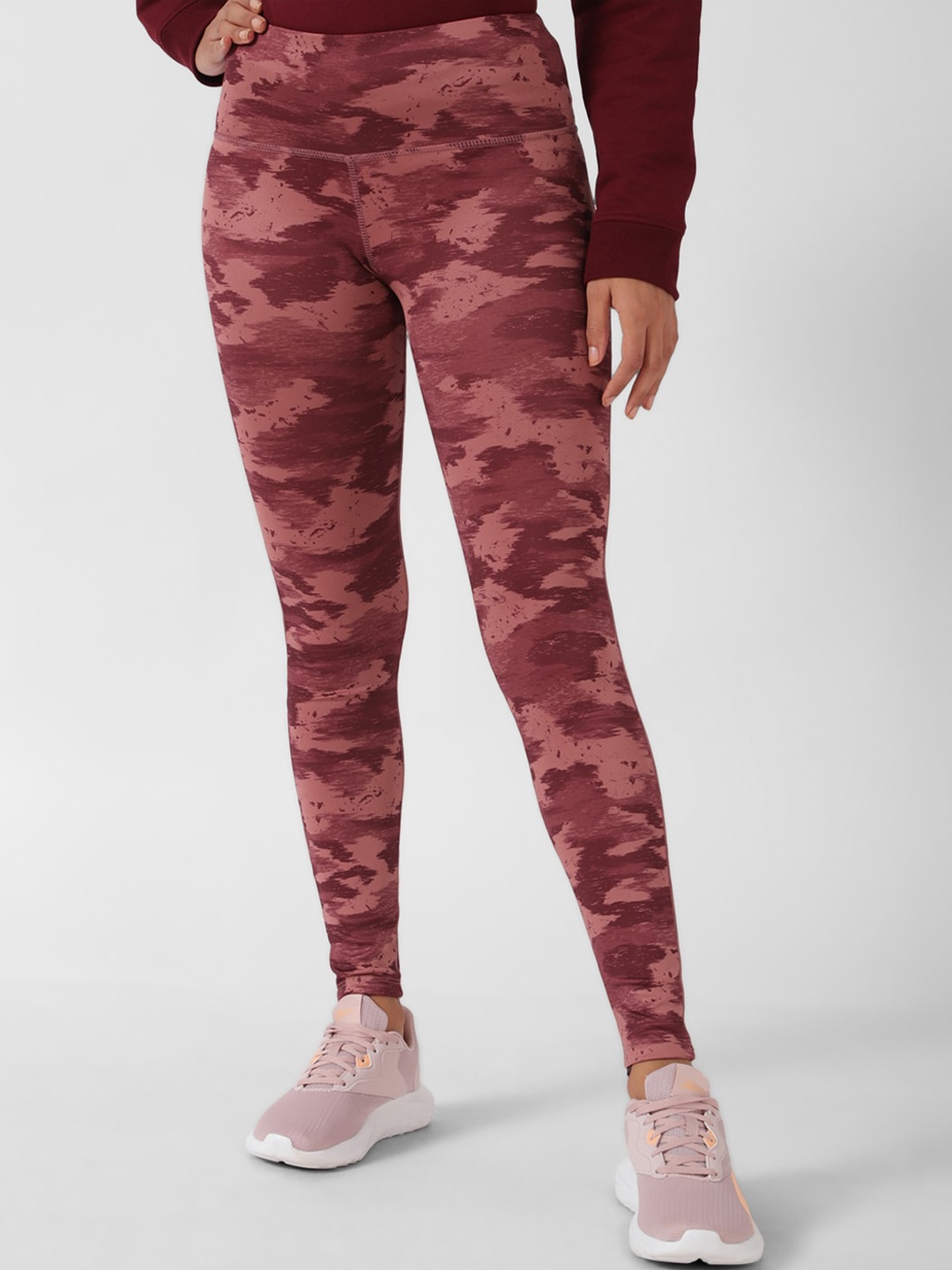 

Reebok Women ID Train Camo Tights, Maroon