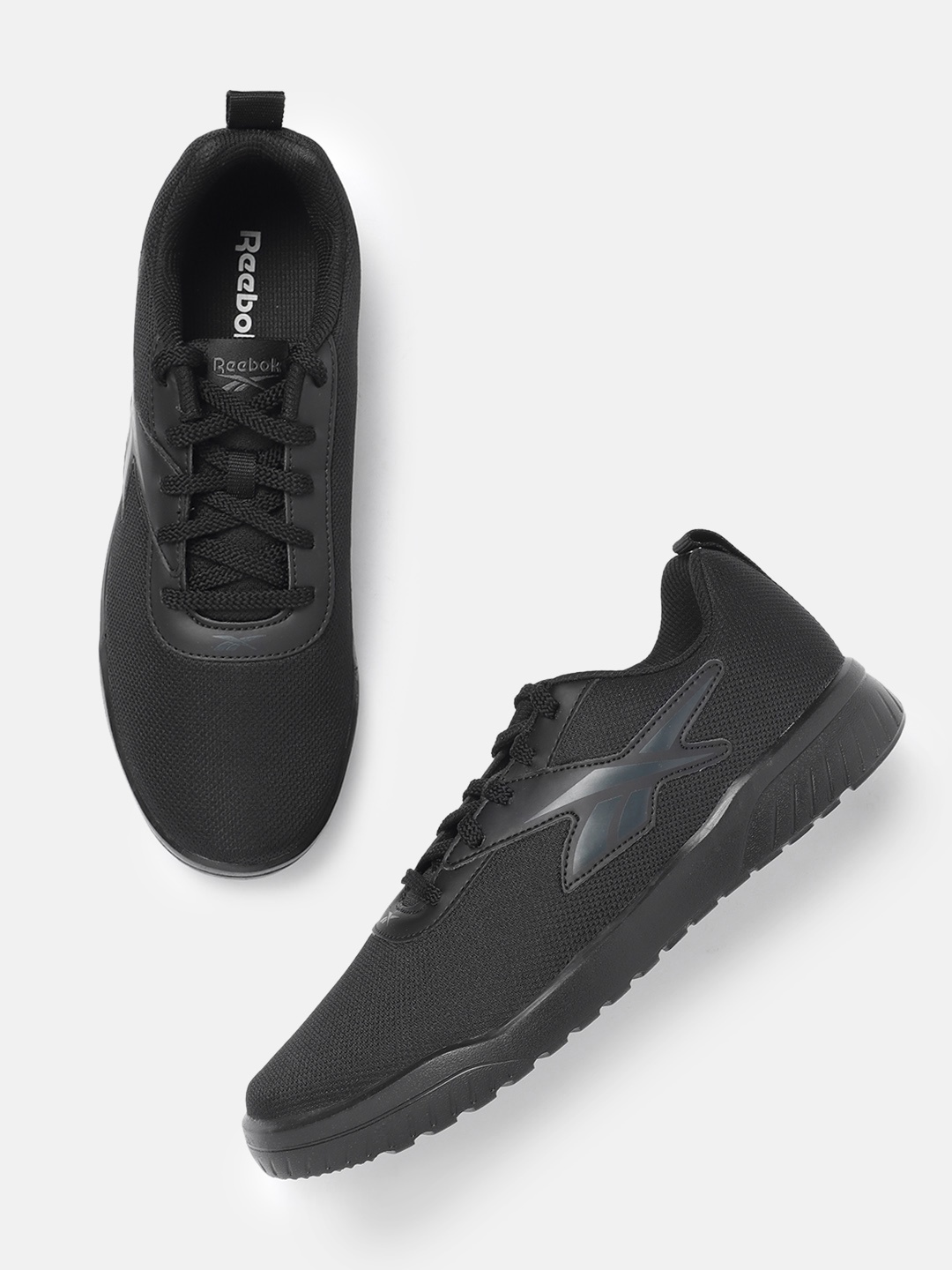 Reebok Men Astro Foam FWL Fusion Walking Shoes, Black