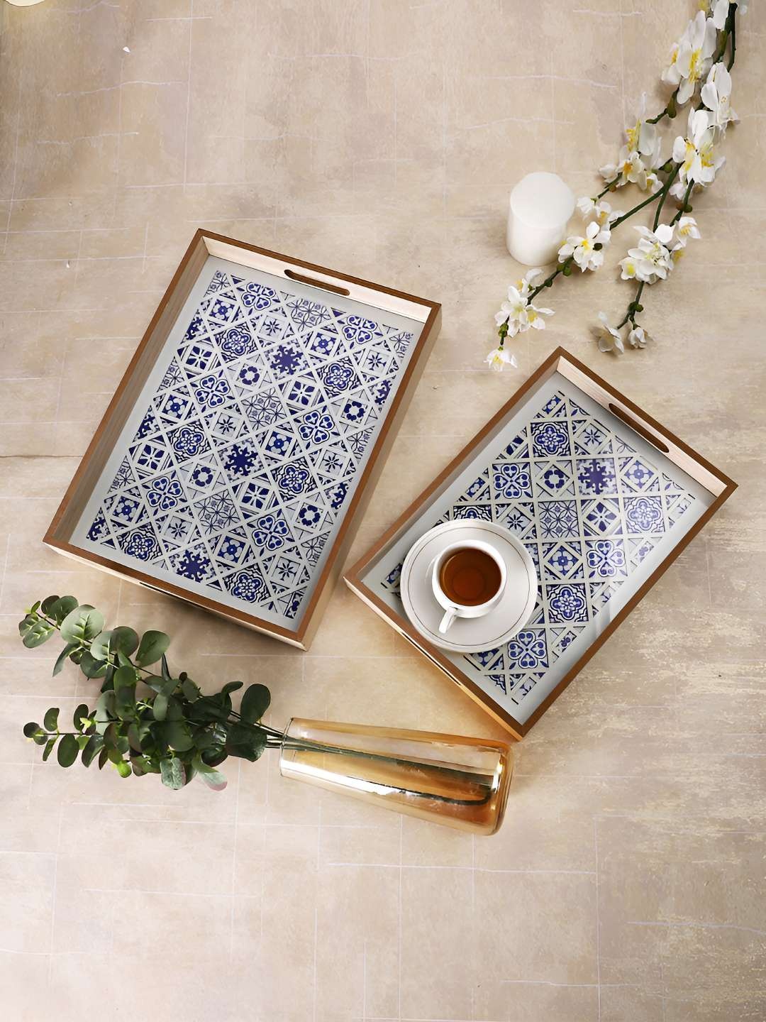 

TAYHAA 2-Pcs Blue & White Printed Rectangle Wooden Serving Trays