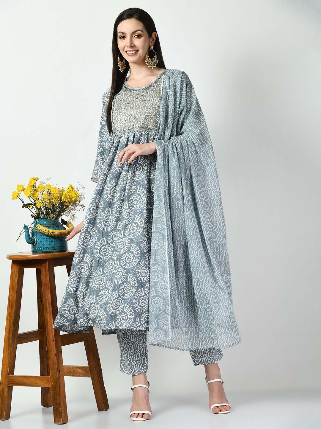 

AnjuShree Choice Ethnic Motifs Embroidered Mirror Work Kurta With Trouser & Dupatta, Grey