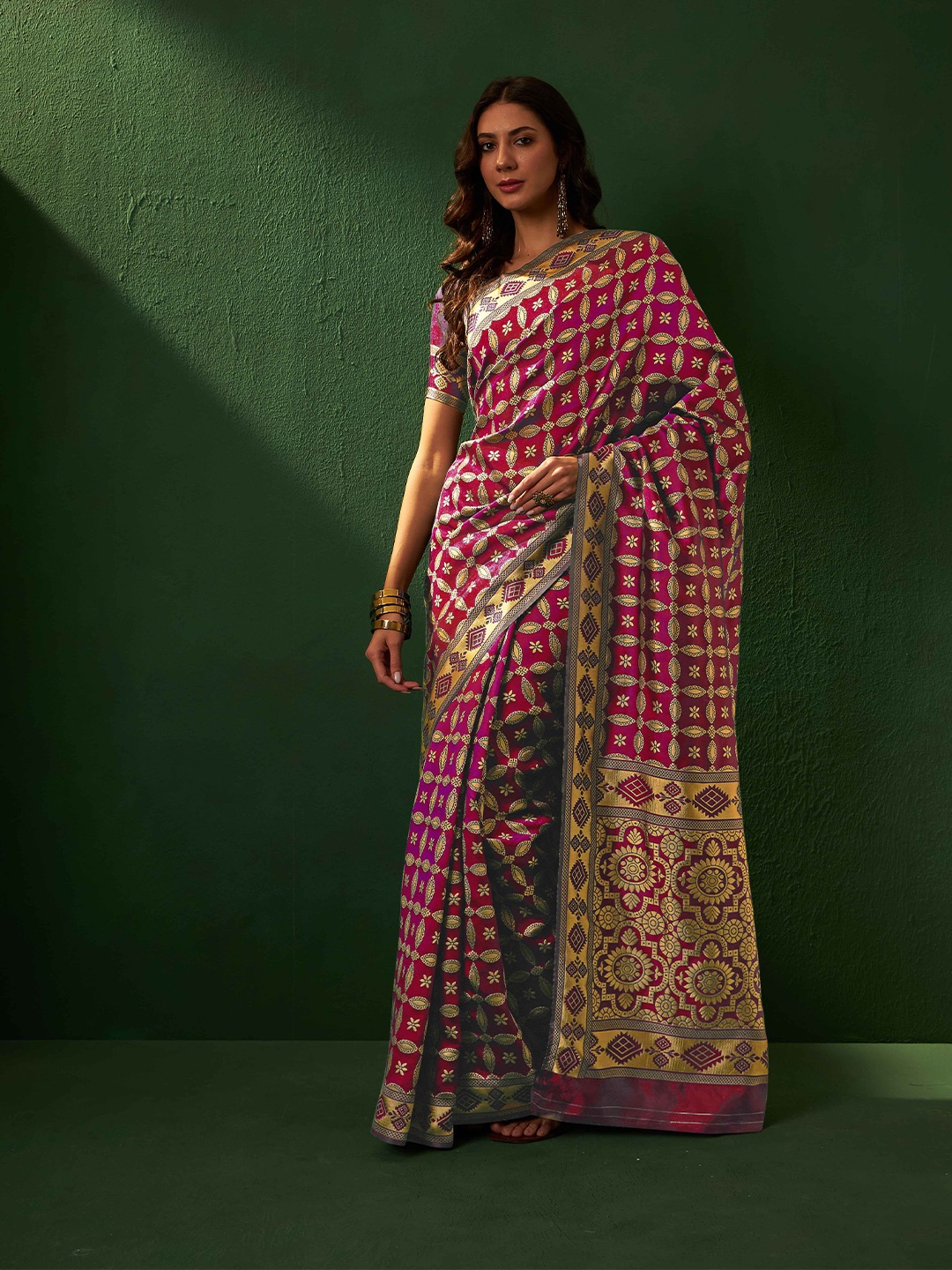 

Sangria Weaving Work Banarasi Silk Saree, Peach