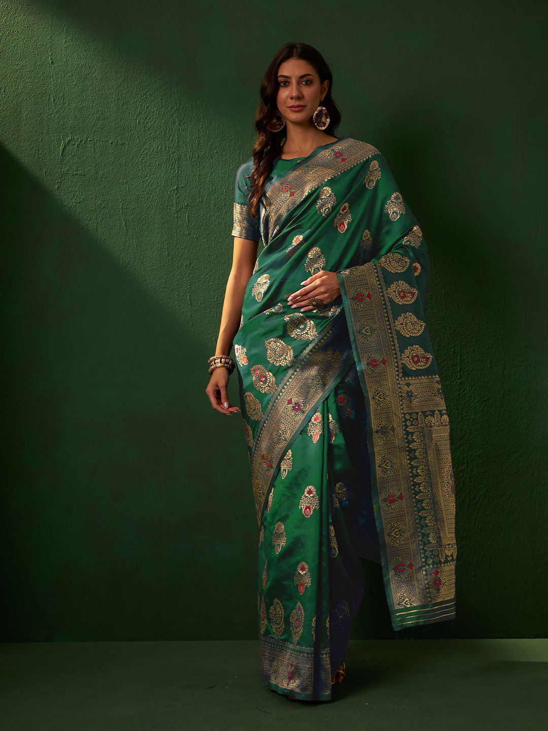 

Sangria Woven-Designed Banarasi Saree, Green