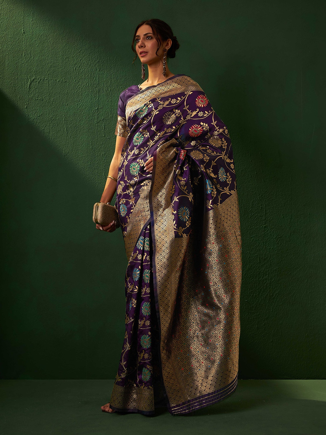 

Sangria Woven-Designed Saree With Blouse Piece, Purple
