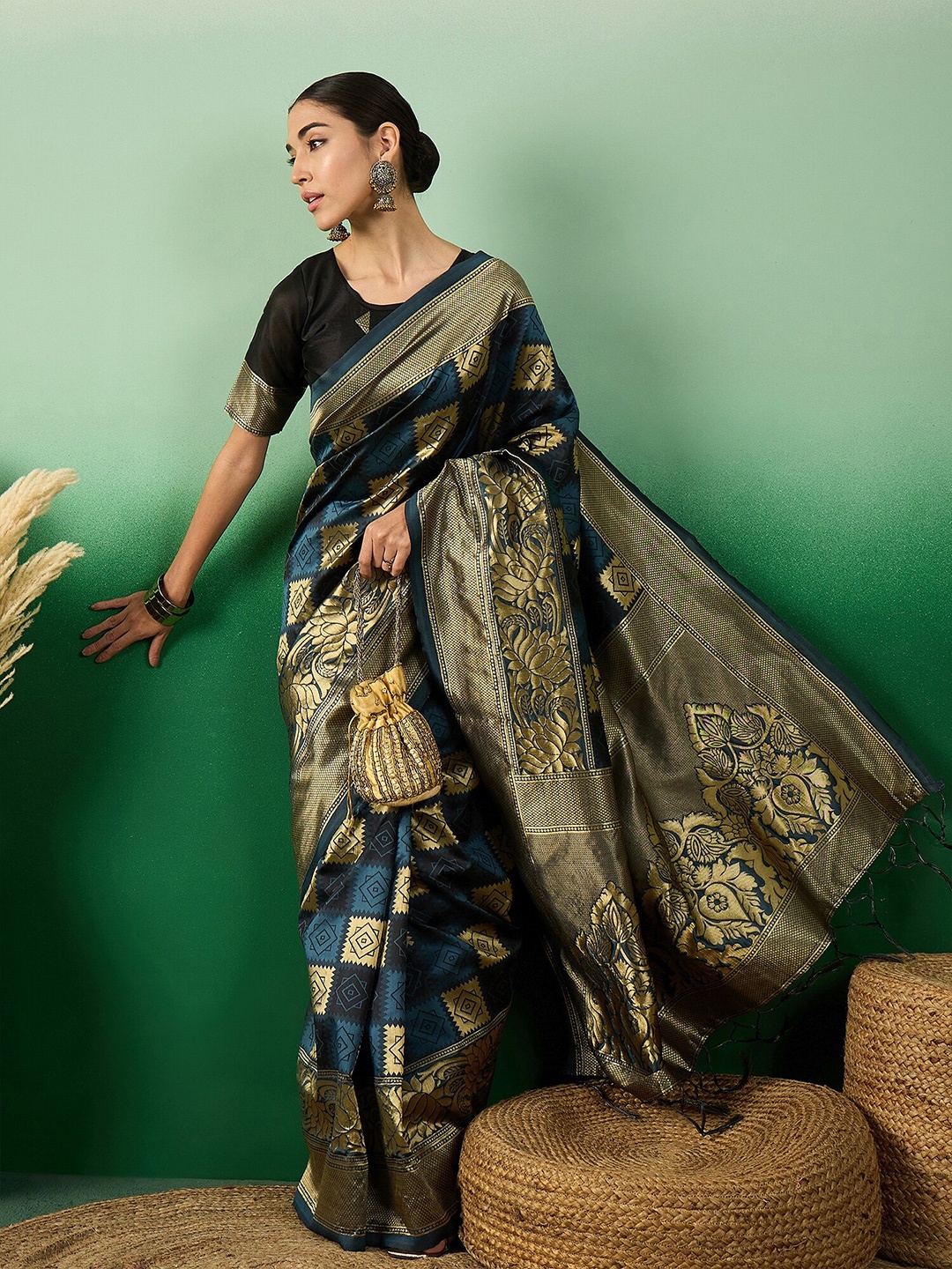 

Sangria Weaving Work Saree, Black