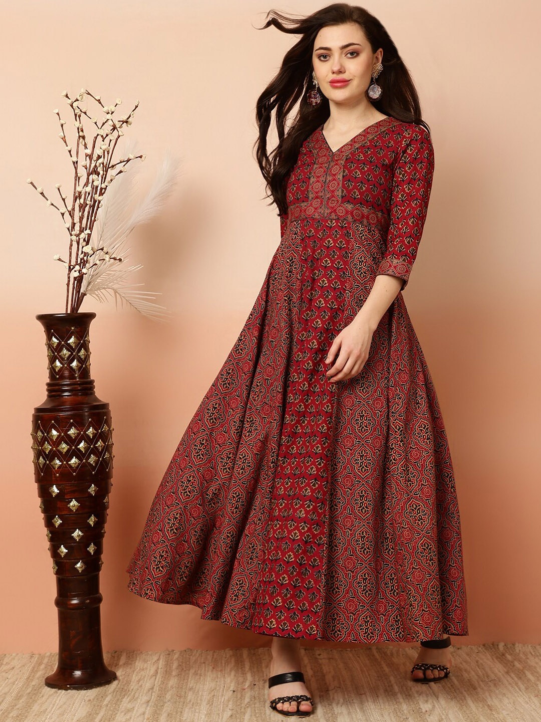 

GULMOHAR JAIPUR Floral Printed V-Neck Three-Quarter Sleeves Anarkali Cotton Kurta, Magenta