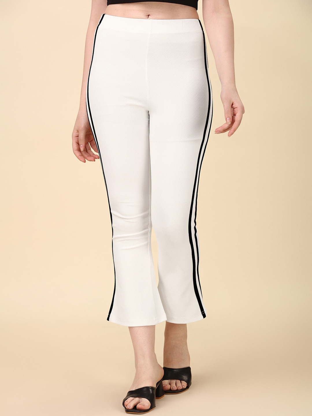 

KALINI Women New Basics Relaxed Cropped Trouser, White