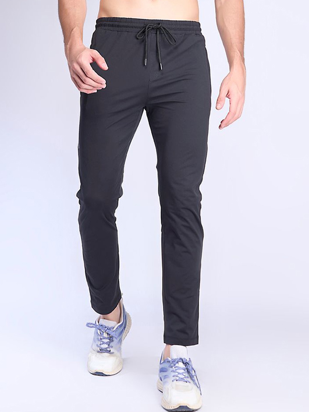 

MAXZONE Velocity 365 Men Mid Rise Track Pant, Black