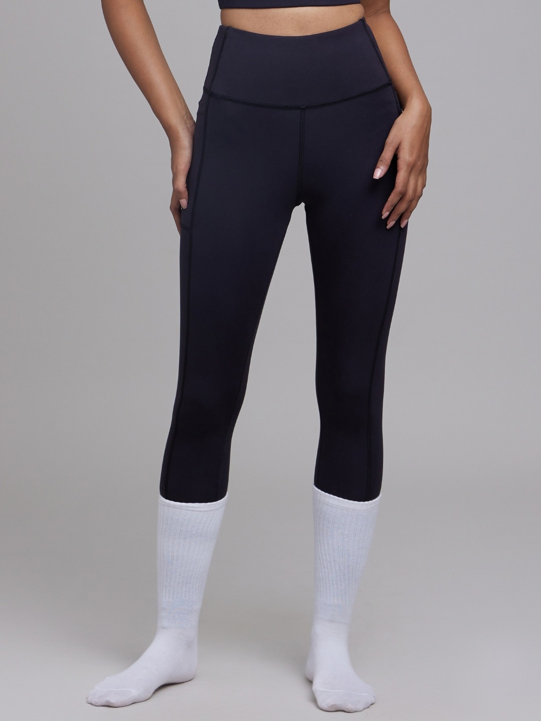 

LIFE & JAM Women Mid-Waisted Solid Ankle-Length Tights, Black