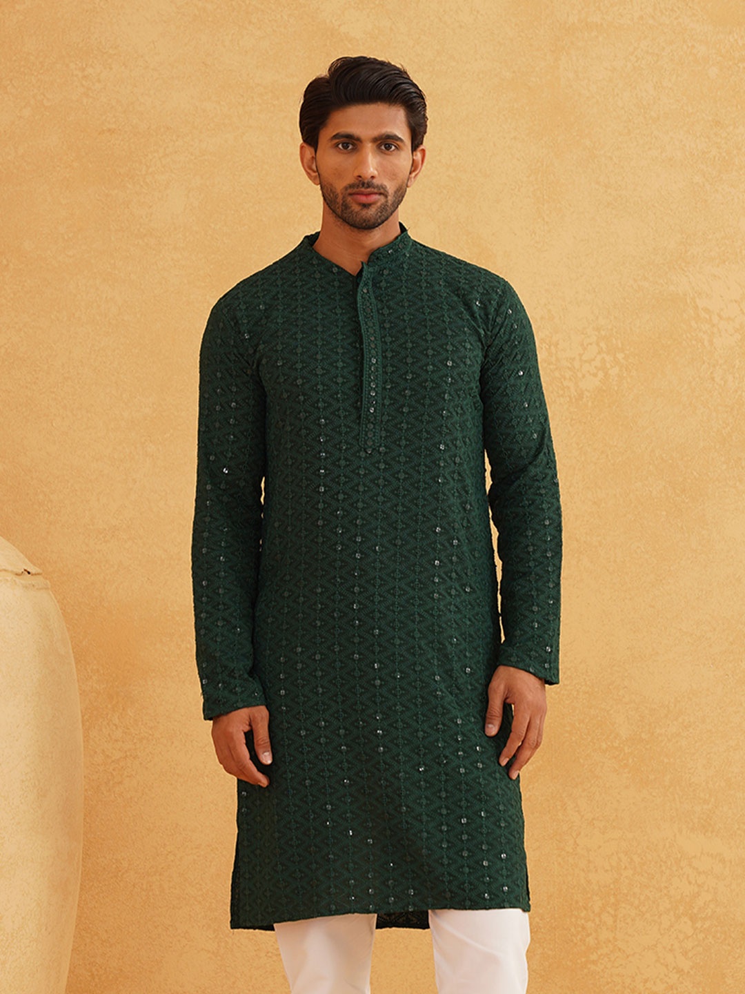 

SOJANYA Men Embellished Thread Work Kurta, Green