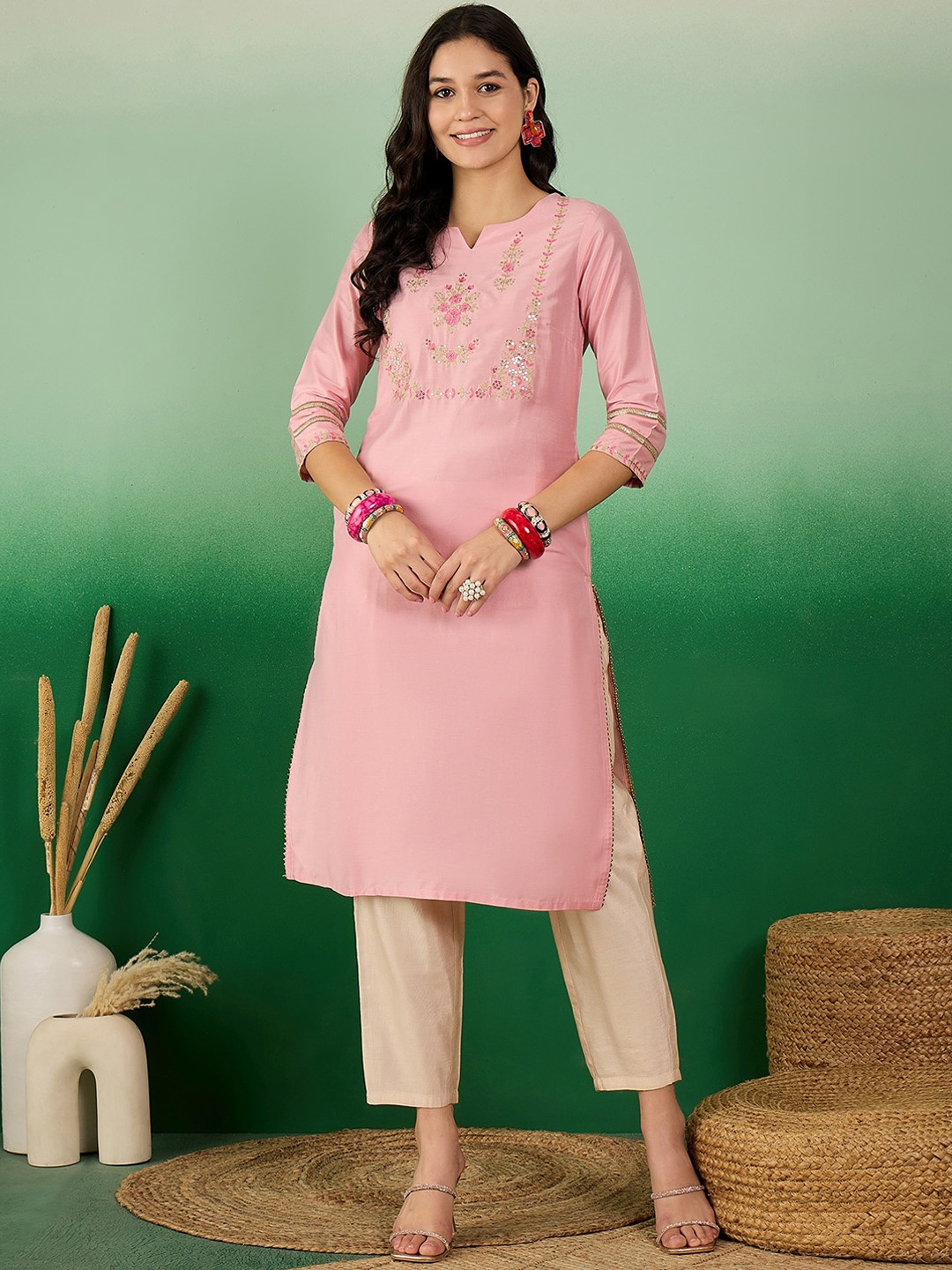 

Sangria Floral Embroidered Notch Neck Straight Kurta, Pink