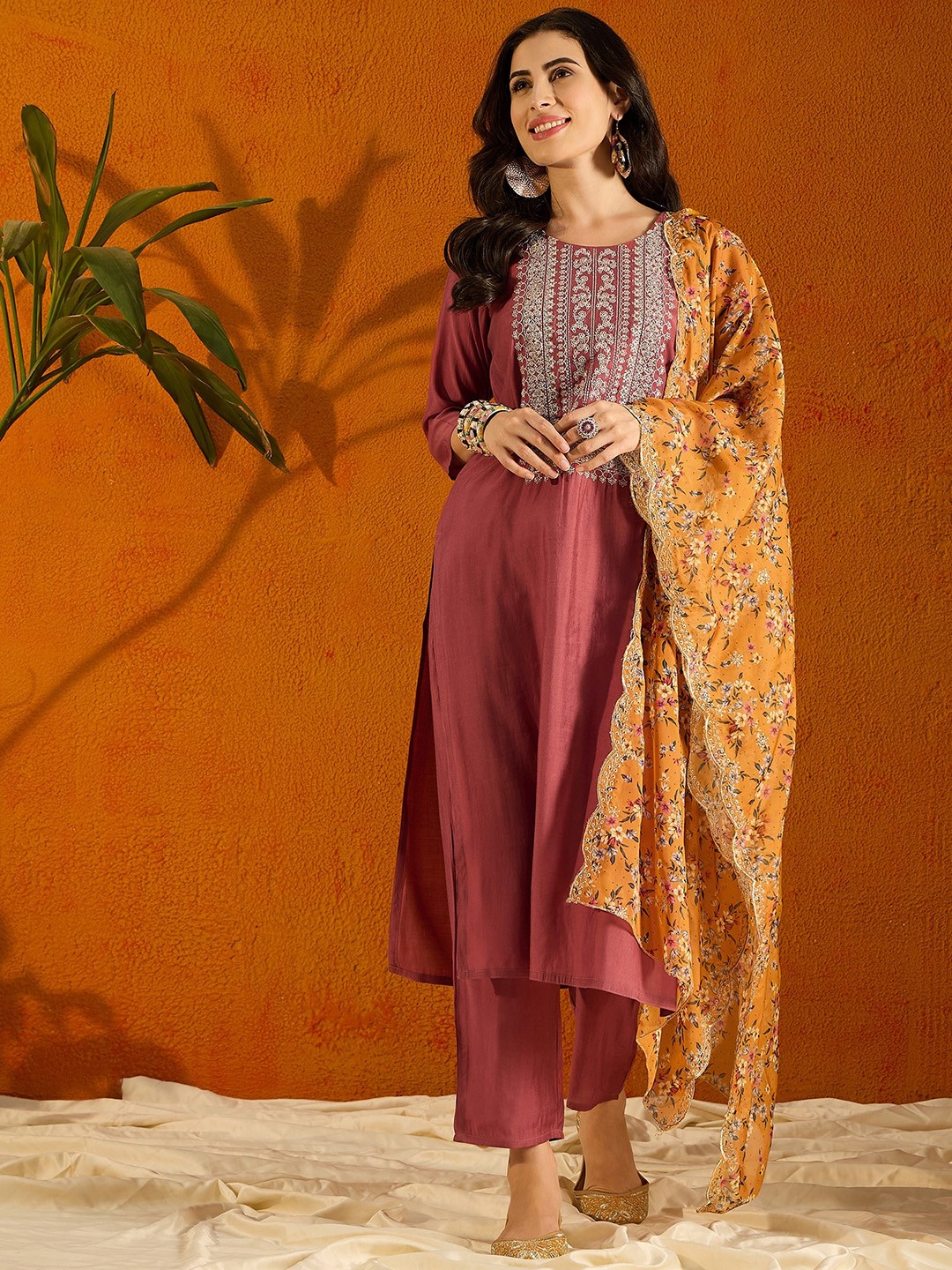 

Anouk Ethnic Motifs Embroidered Regular Chanderi Silk Straight Kurta Set, Rose