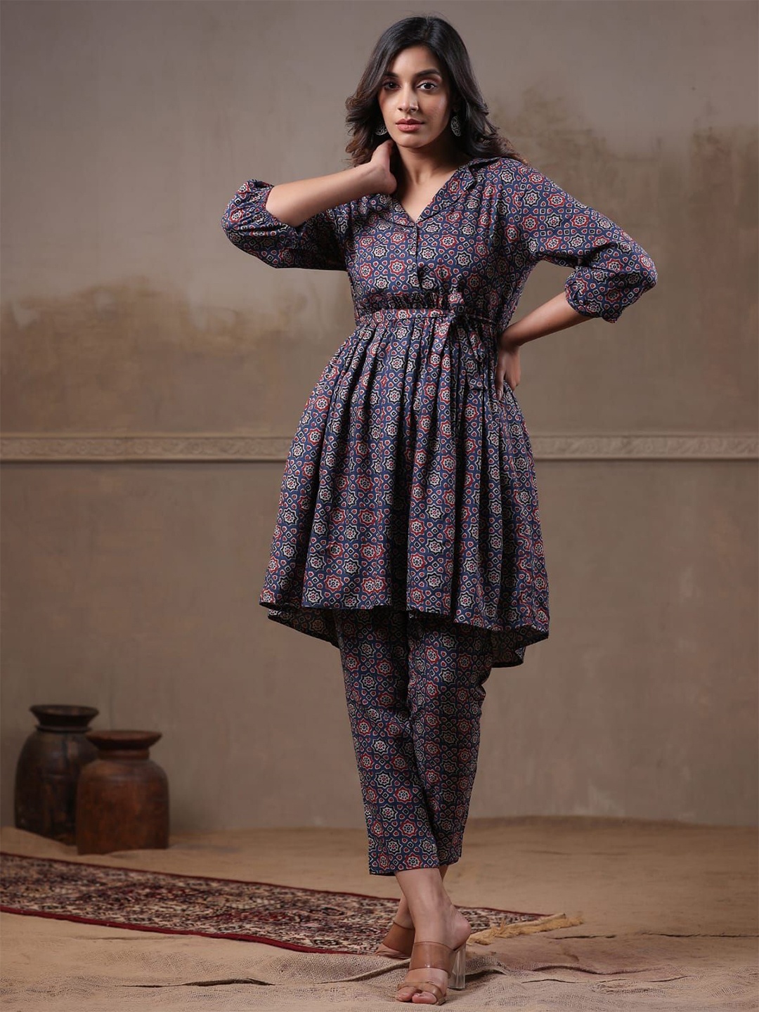 

Sangria Printed Shirt Collar Neck Kurta & Trousers Set, Blue