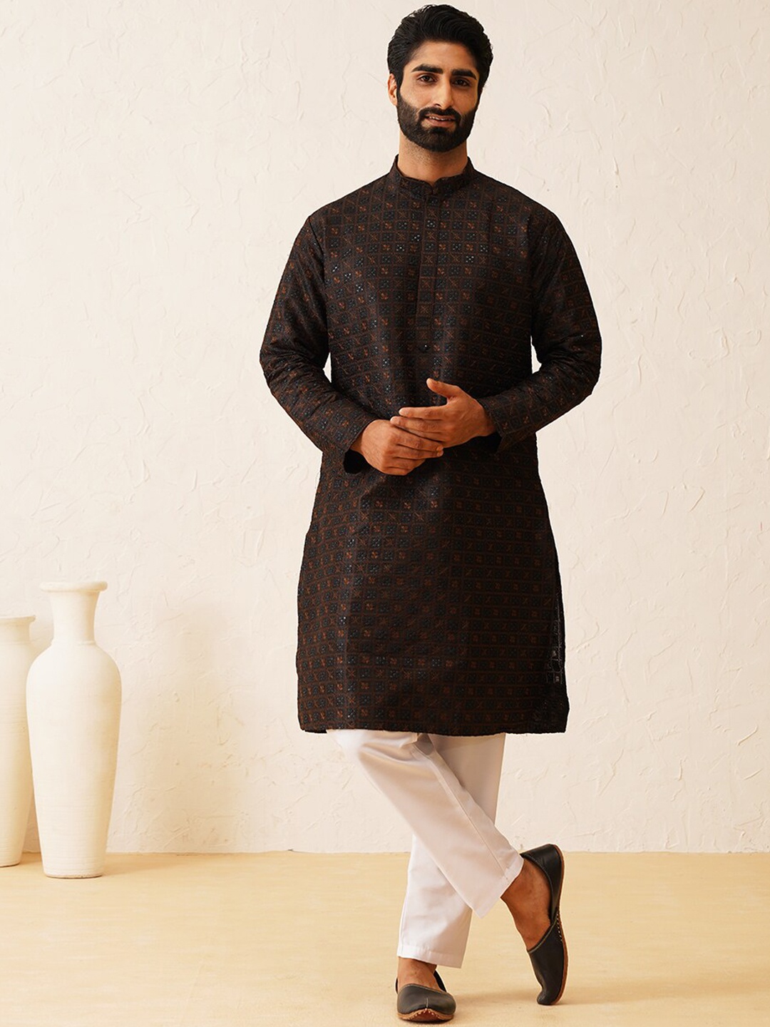 

SOJANYA LUXE Geometric Embroidered Mandarin Collar Cotton Silk Straight Kurta, Black